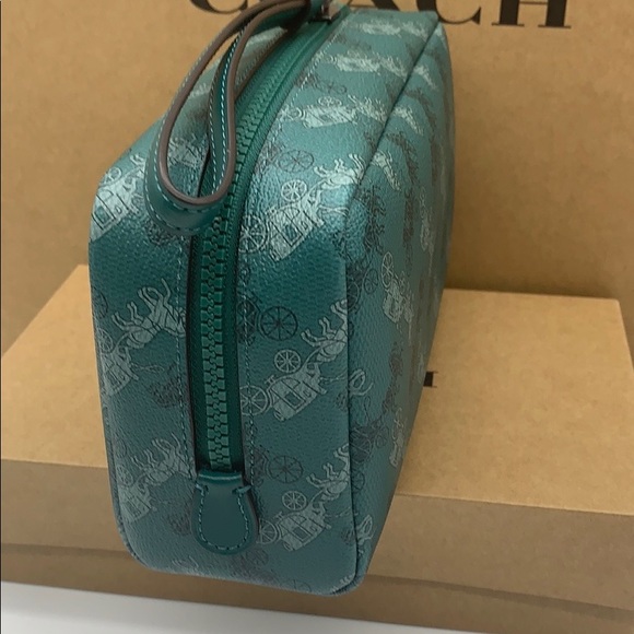 BOXY COSMETIC CASE WITH HORSE AND CARRIAGE PRINT - Picture 10 of 16